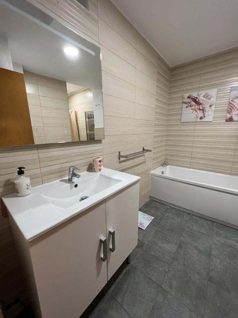 Des Rustic Center Apartment Аликанте Екстериор снимка